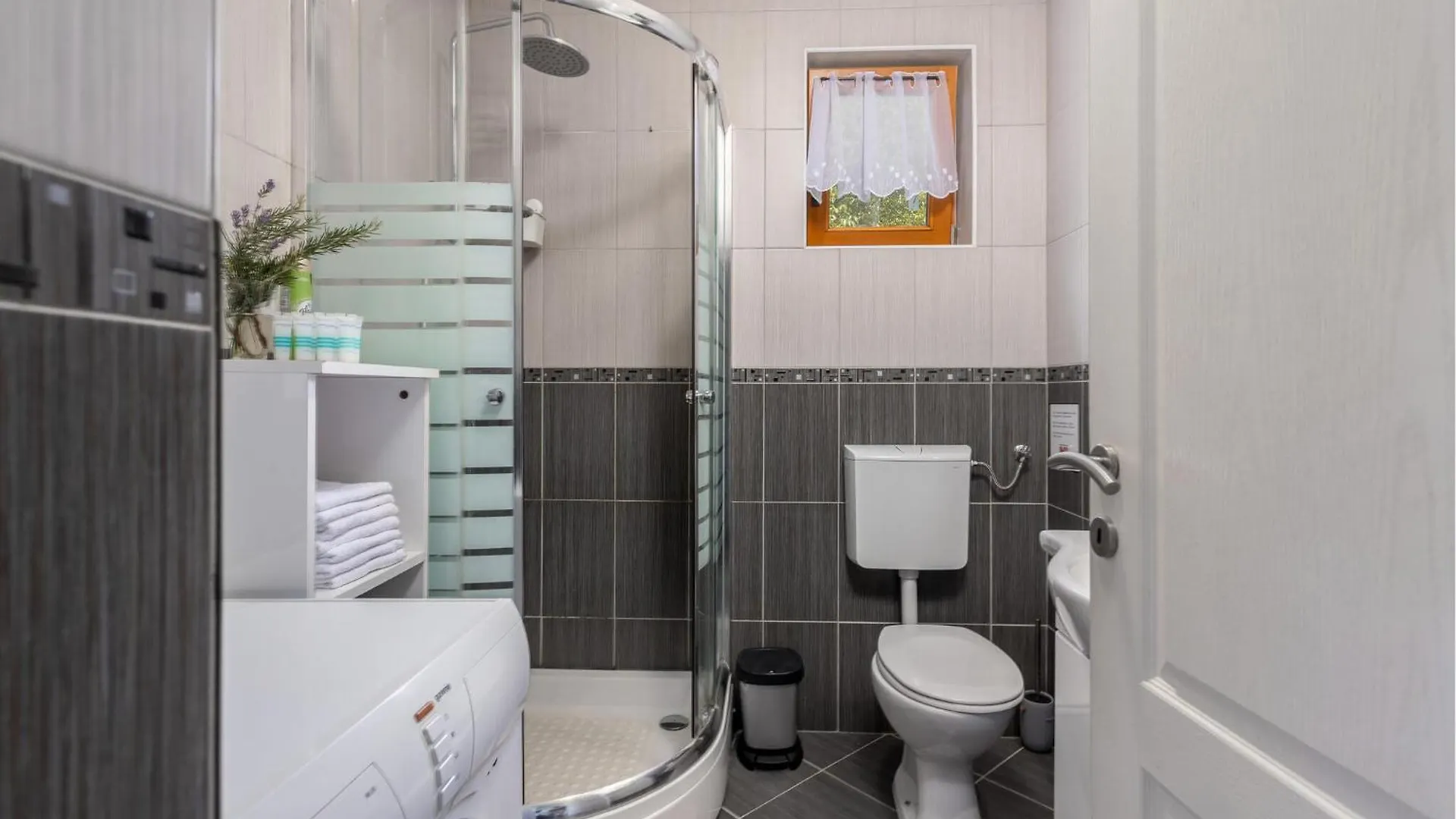Nice Home In Lukovdol With Sauna 0*,