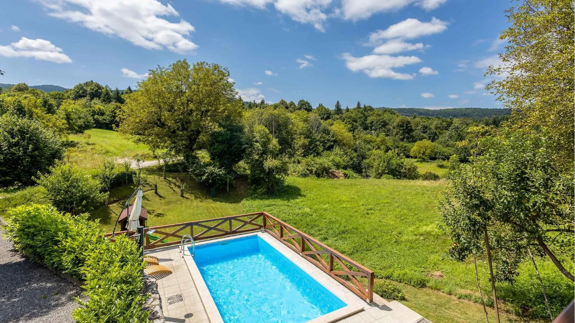 Nice Home In Lukovdol With Sauna